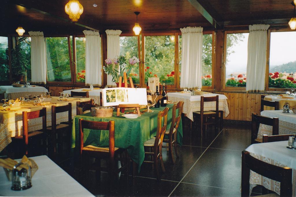 Albergo Ristorante Ai Pini Tarzo Екстериор снимка